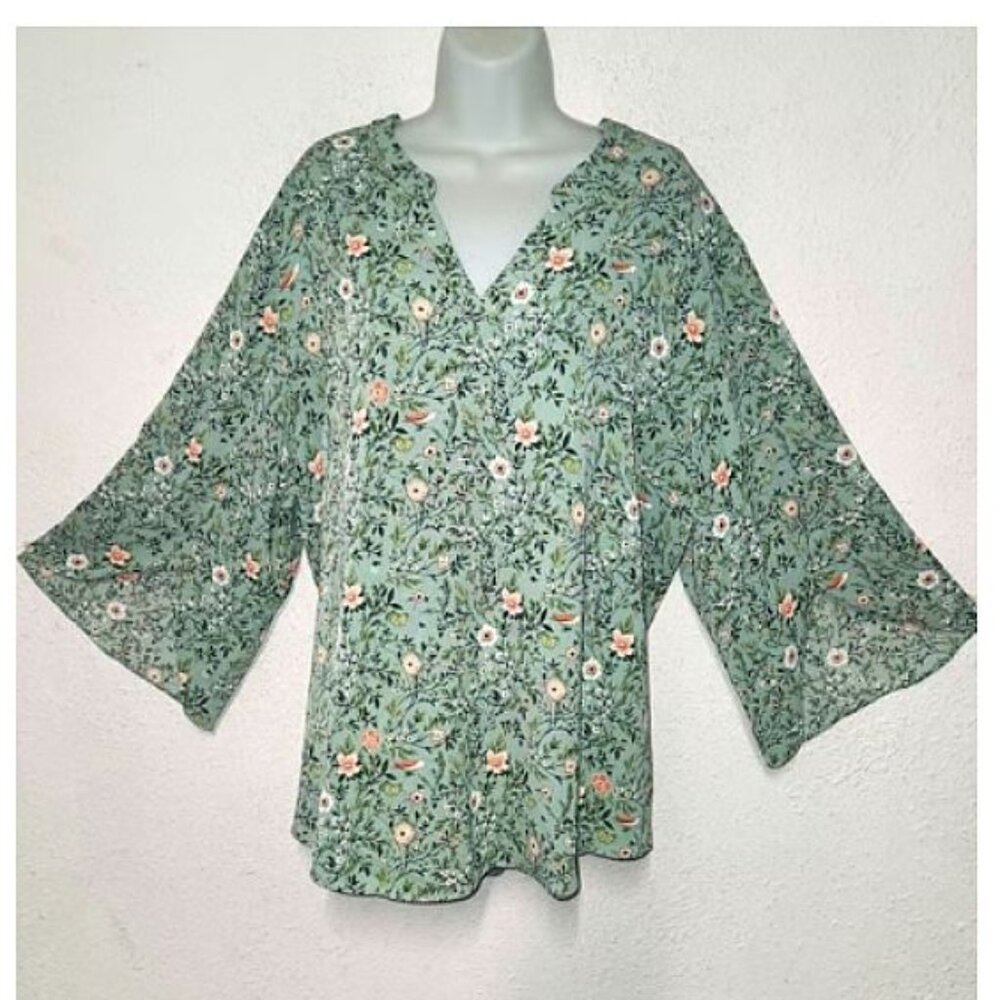 TAOHUADAO Blouse, Green with floral design in size 3XL New